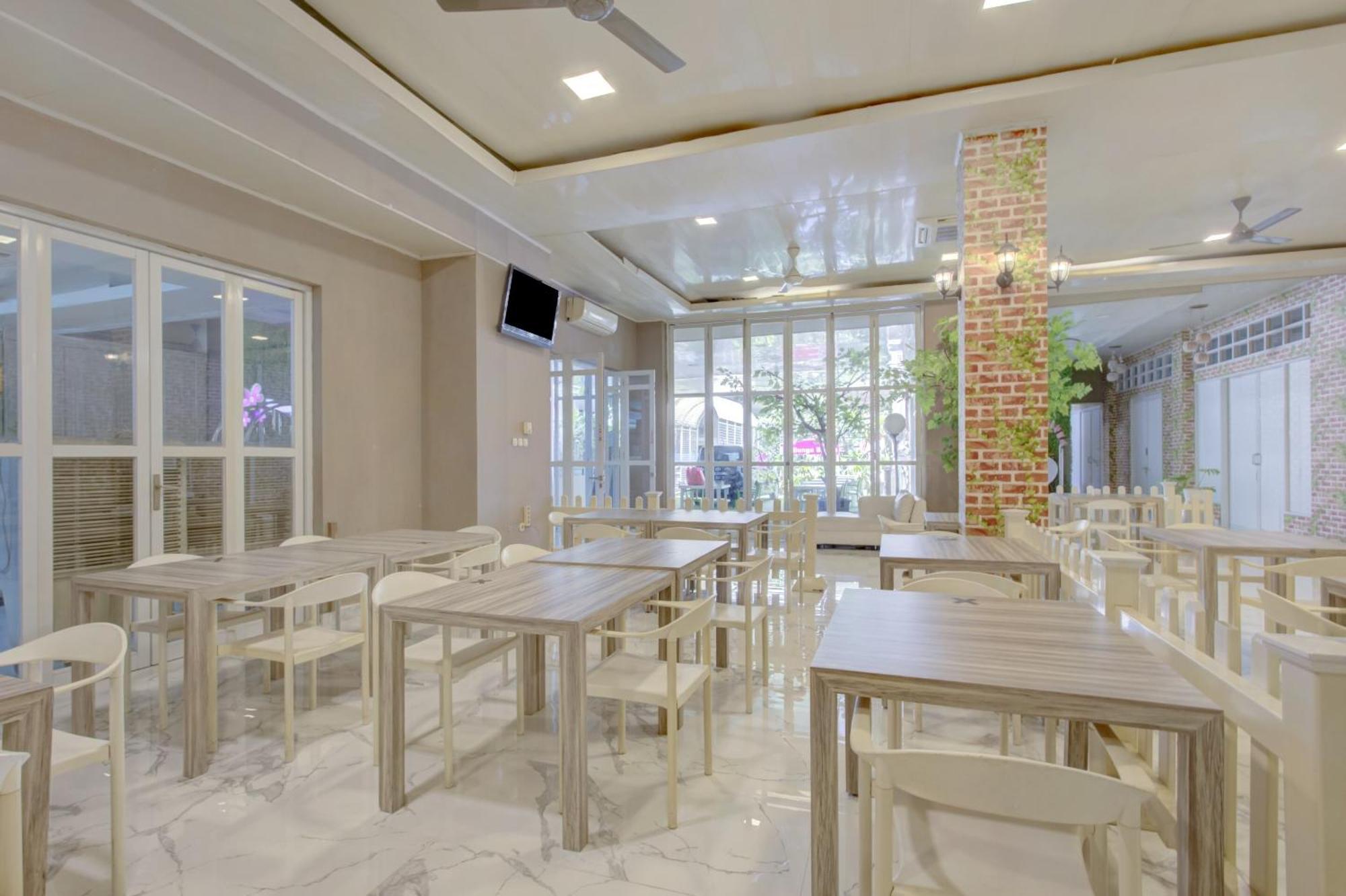 Hotel O Gambir Near Juanda Station Formerly Bunga Dahlia Cakarta Dış mekan fotoğraf