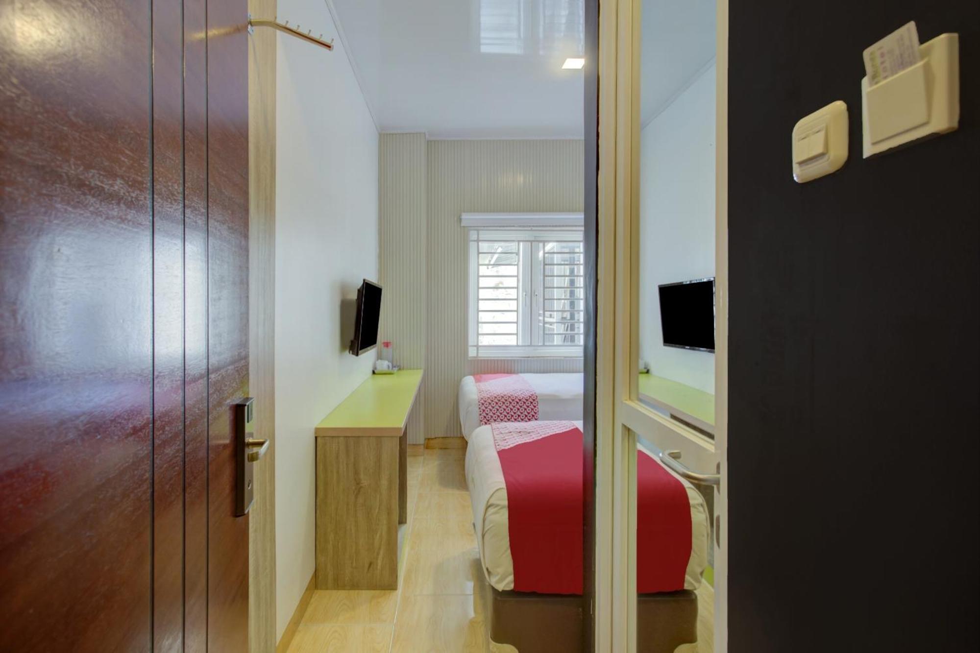 Hotel O Gambir Near Juanda Station Formerly Bunga Dahlia Cakarta Dış mekan fotoğraf